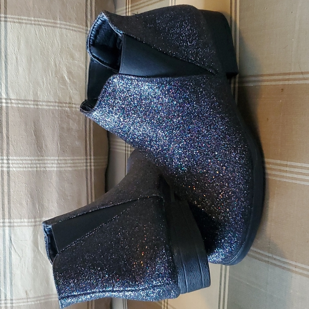 Via Rosa Ankle boots